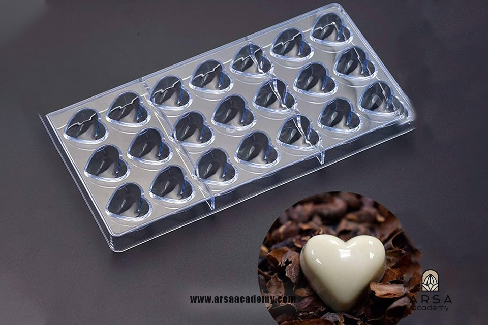 آموزش کامل کار با قالبهای شکلات پلیکربنات + نکات حرفهای، اشتباهات رایج و روش براق کردن شکلات 3 2.4