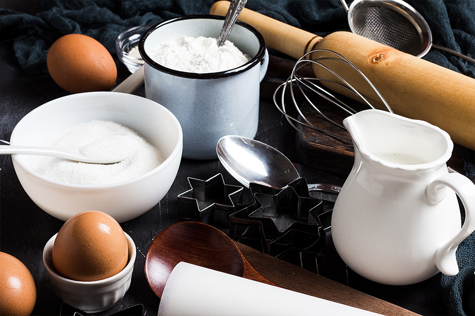 Cream Cake Training from Scratch: Ingredients, Essential Tools, and Basic Tips 5 15